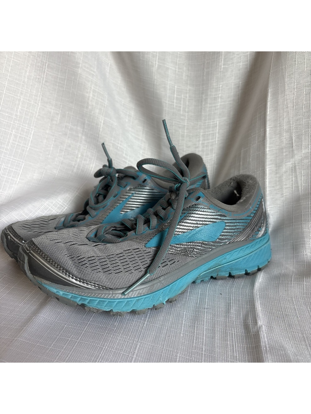 Brooks Ghost 10 Womens Size 7 B Grey Teal Running Shoes Sneakers 1202461B03